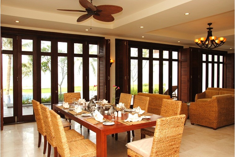 4 Bedroom Beachfront Pool Villa